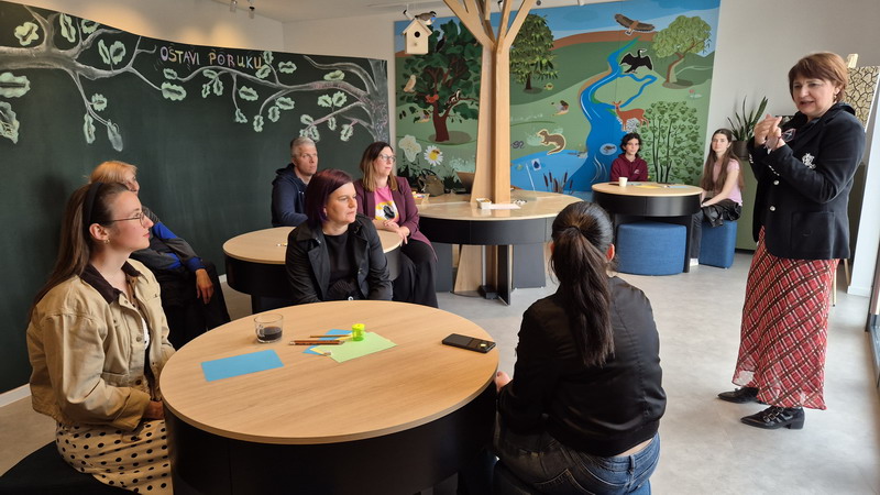 Zelena spijunaza i radionica haiku poezije (0)